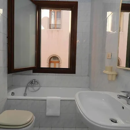 Apartment Speon Canal Views Wifi Venice